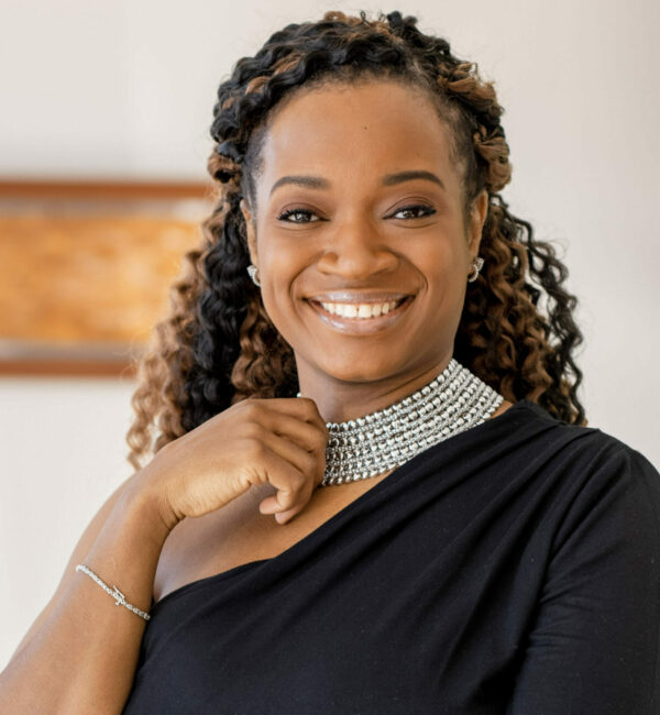 Photo of business coach Angelina